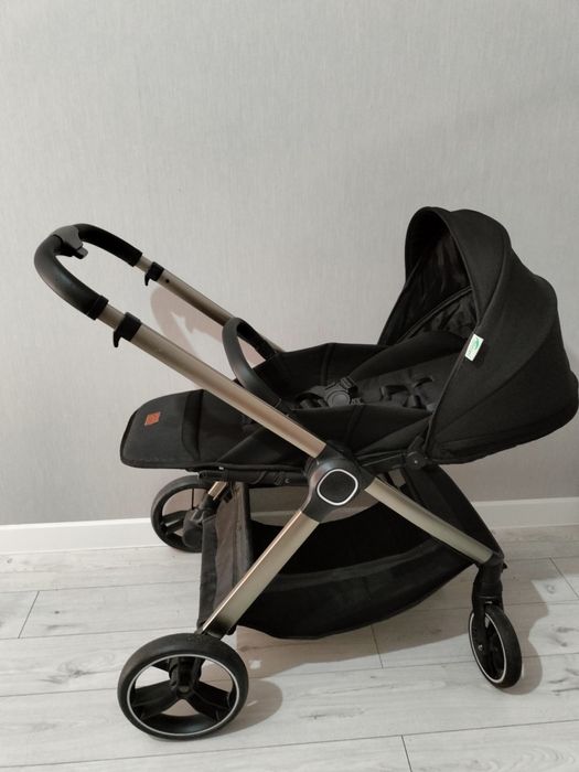 Продается детская коляска 2в1