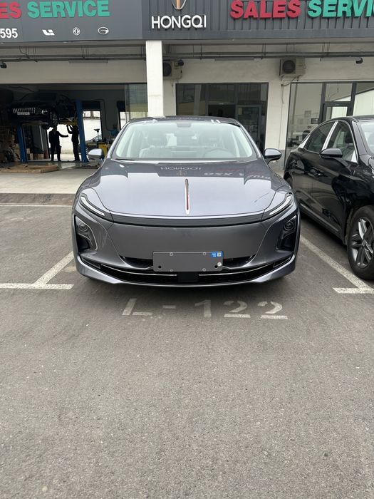 Hongqi e-qm5 2025-yil 500km yuradi 60kwt