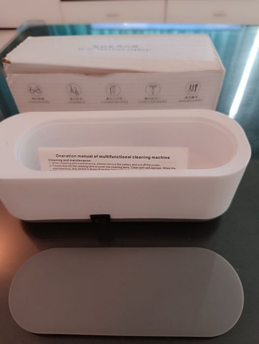 Уред с вибрация за почистване на бижута, сребърни прибори и други.