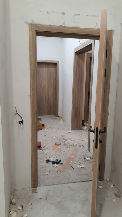 Установка межкомнатных дверей