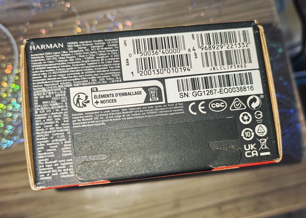 UBJ clip 5 красного цвета