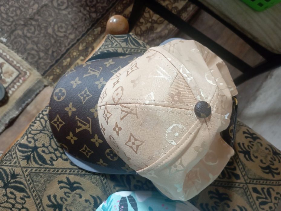 Продам кепки. Новый.