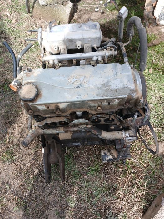 Хюндай сонта 3  матор 2 куб