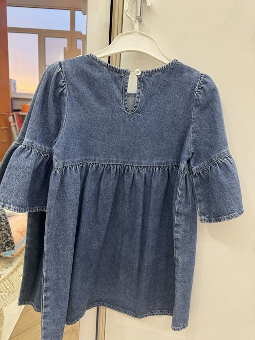 Продам платье для девочки 5-6 лет