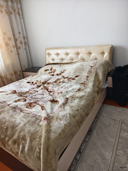 Спальный гарнитур продам, срочно