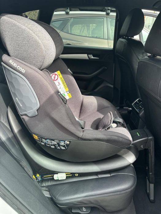 Дестско столче Maxi Cosi с база за кола с функция сън
