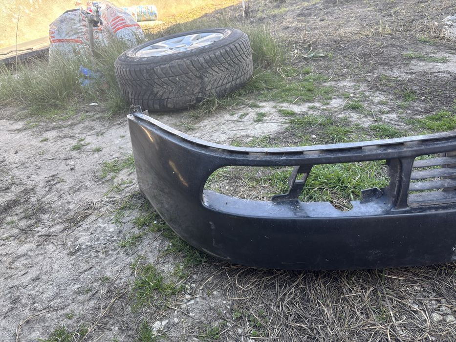 Предна броня, фарове и стопове за Audi A4 (Комби)