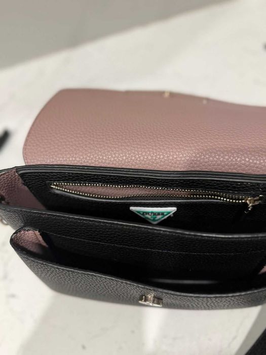 Продам оригинальную сумку Guess