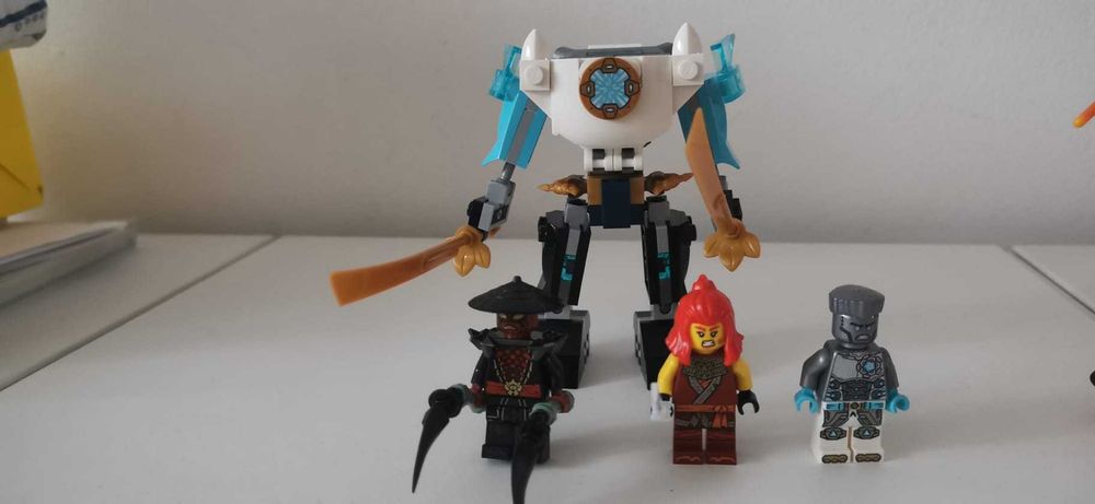 Jucarie Lego Ninjago - Roboti (Jay, Zane, Kai, Mutation Monster)