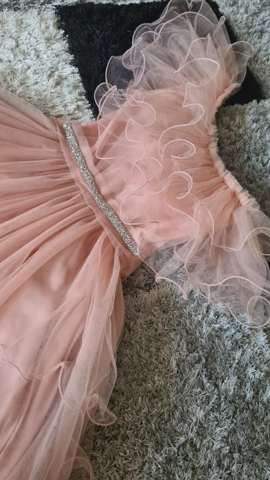 Rochie de ocazie cu umarul gol