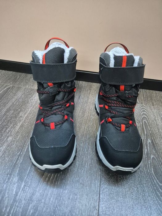 Vând ghete de zapada