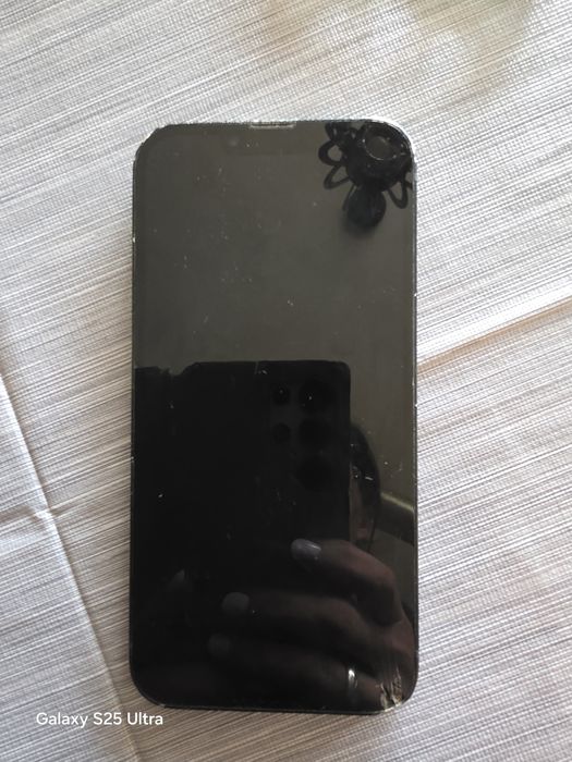 Продавам Iphone 13 256GB