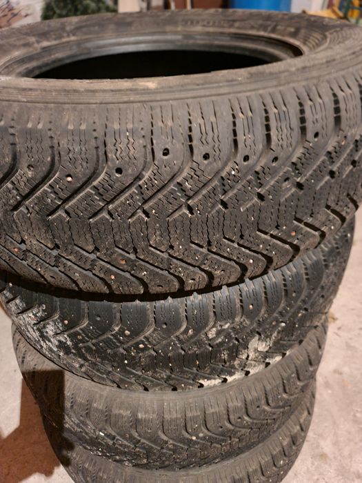 Зимнии шины б/у ..