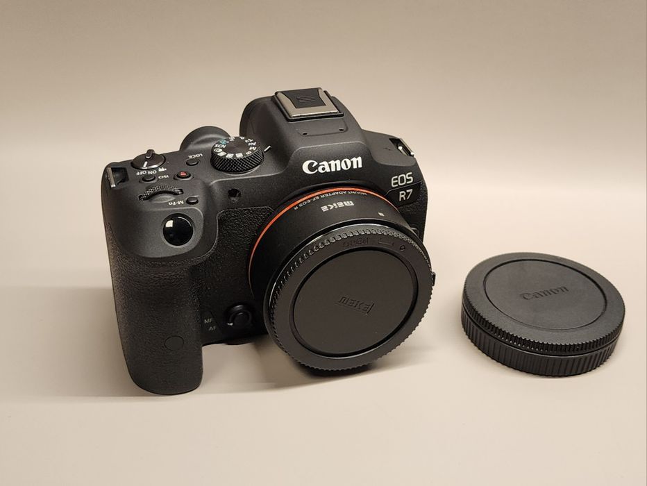 Body Canon EOS R7 (opțional adaptor EF-RF Meike, Canon EF-S 10-18mm ...