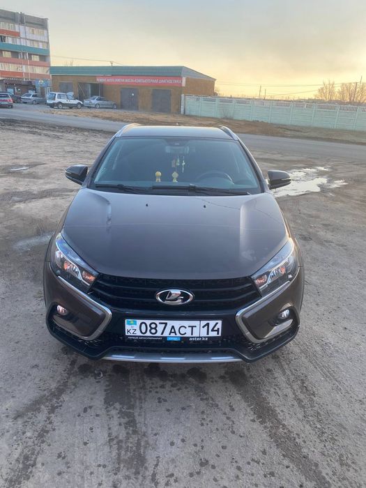 Продам машину лада веста крос