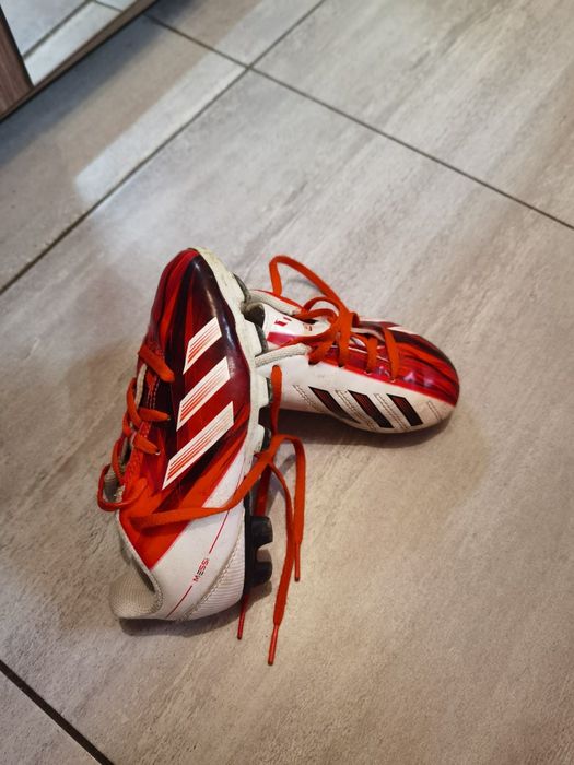 Продавам бутонки Адидас