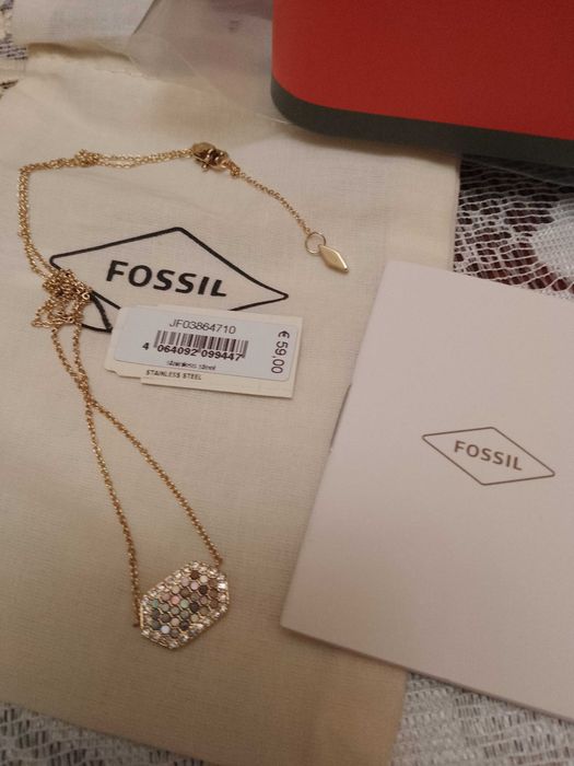 Fossil дамски колие със седеф и кристали