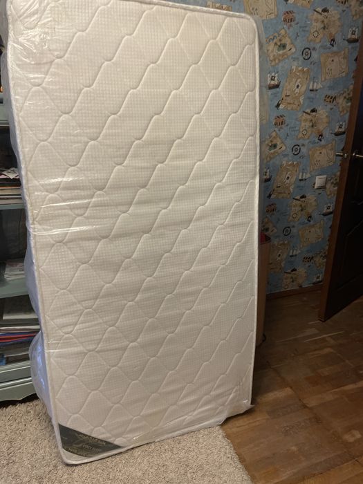 Срочно продам матрас новый 158/80