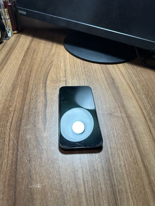 Iphone 15 pro 256 GB 87% baterie