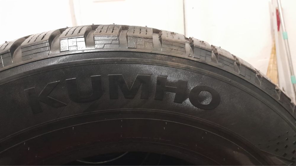 Продам шины Kumho