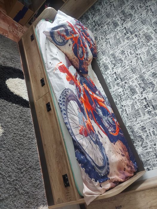 Продам кровать в