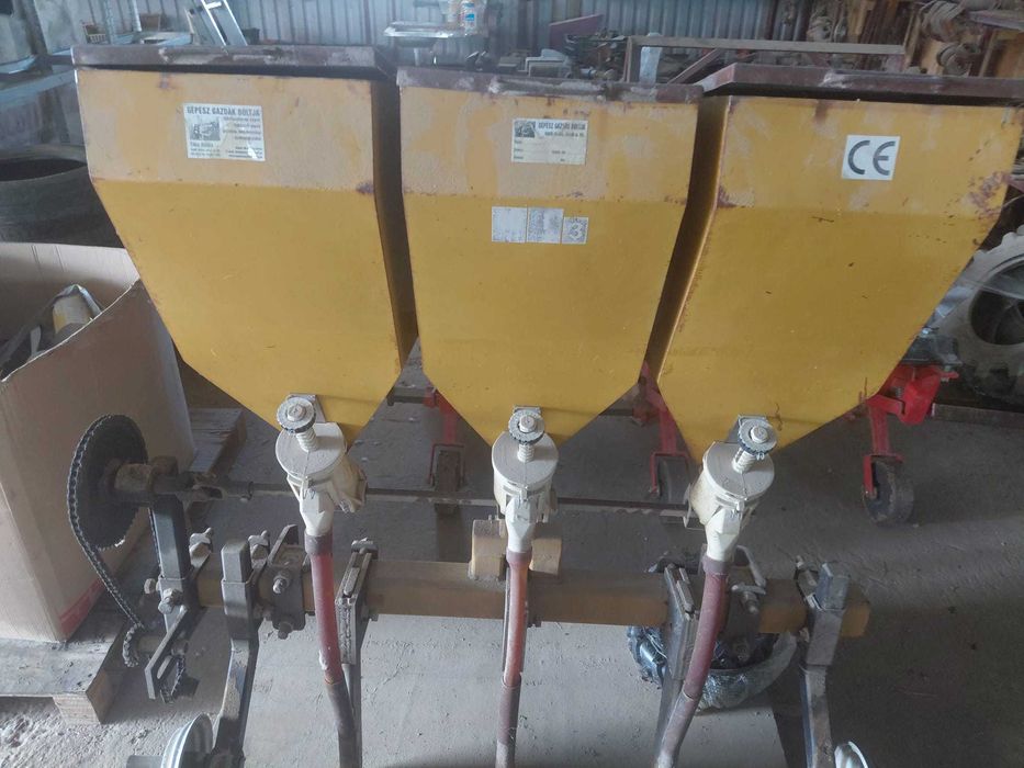 Vand utilaje complete pentru usturoi si ceapa