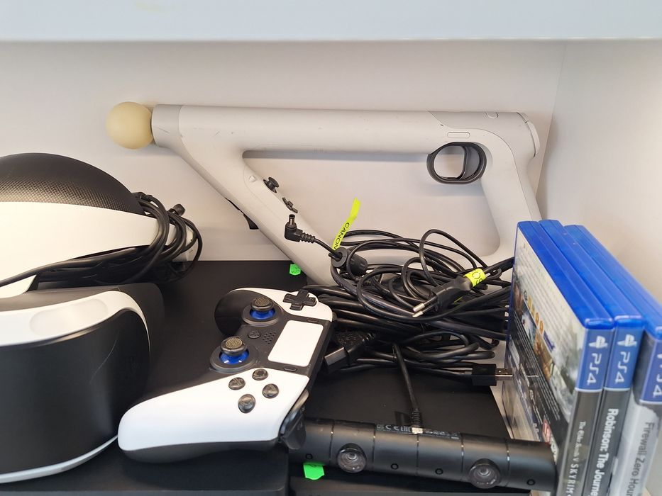 Playstation 4 Pro 1TB, Ochelari Vr,Aim controller,camera Plus jocuri