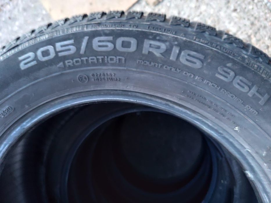 Anvelope 205 60 R16 iarna Nokian wrd4