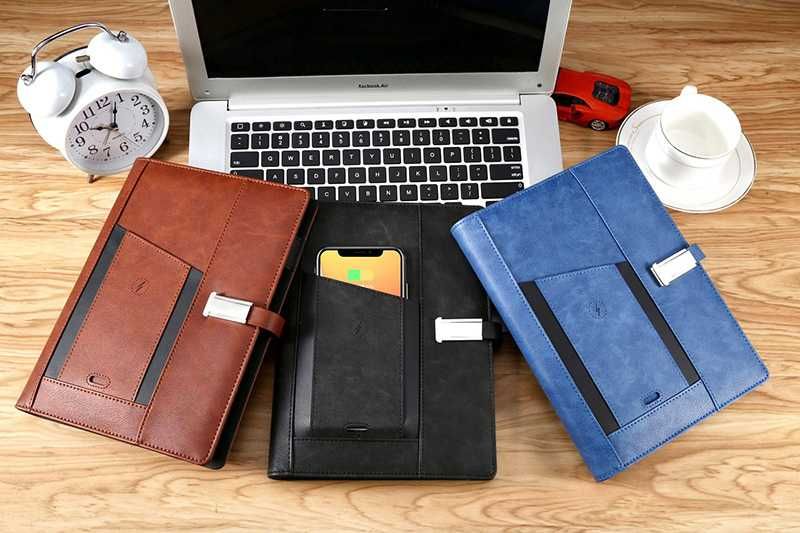 Блокнот с Powerbank, зарядкой на iPhone/Samsung и флешкой