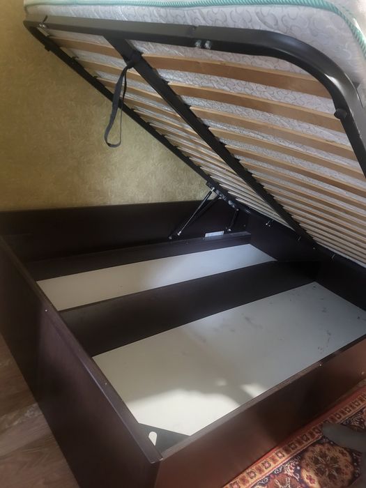 Продам кровать 1.2 х2