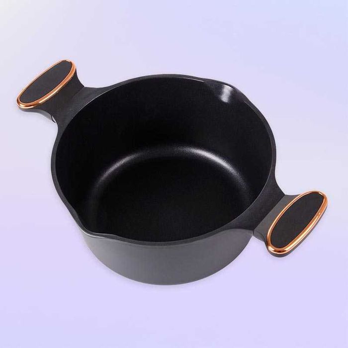 Тенджера с капак 26.5 см подходяща за всички видове котлони