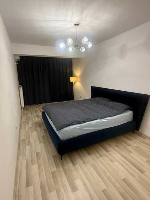 Proprietar vand apartament nou 3 camere 2 bai terasa etaj3/5 lift doua locuri de parcare. exclus agentii imobiliare sau intermediari.