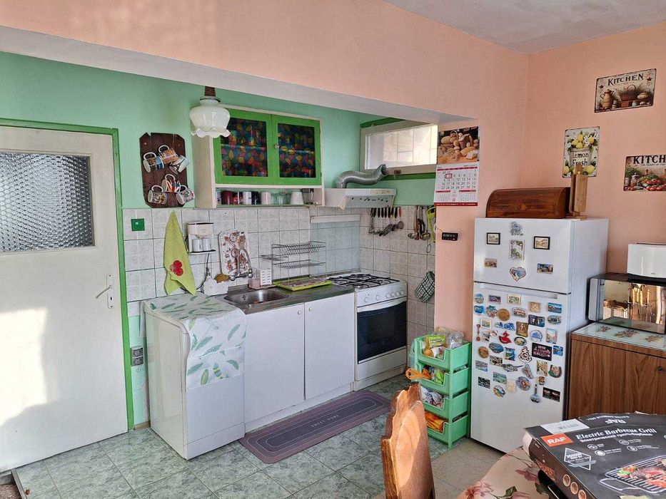 къща в с.камено поле,общ.роман