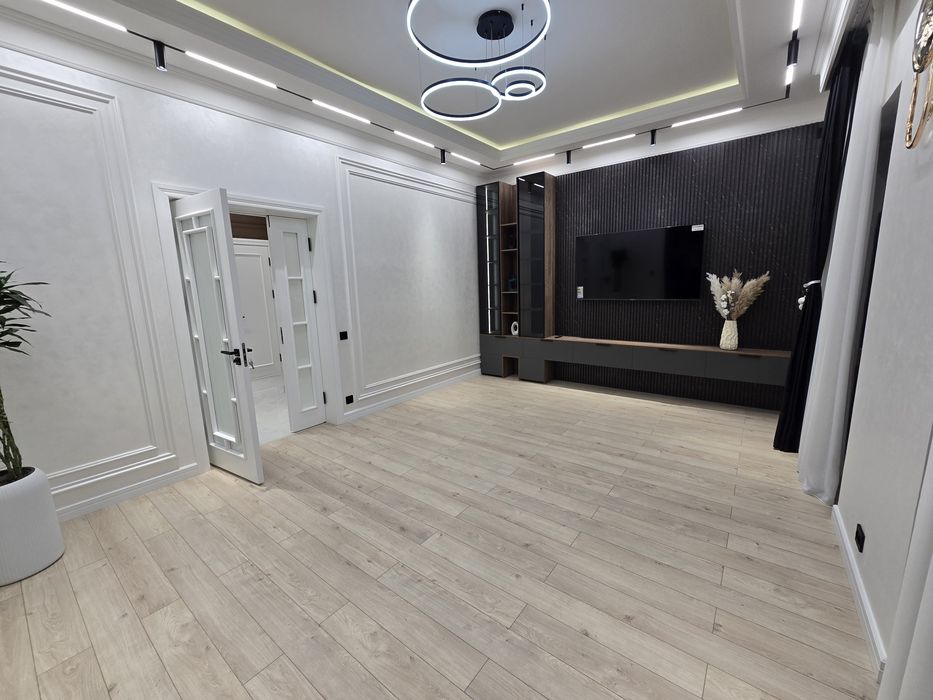 Fargona shaxar yangi markaziy  bank oldida 3 xonalik luks uy sotiladi