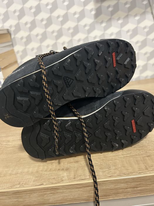 Bocanci adidas nr 30 noi