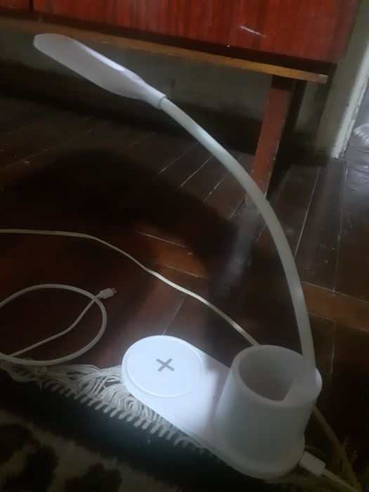 Продаёться светодеодная 3-х цветная лампа.