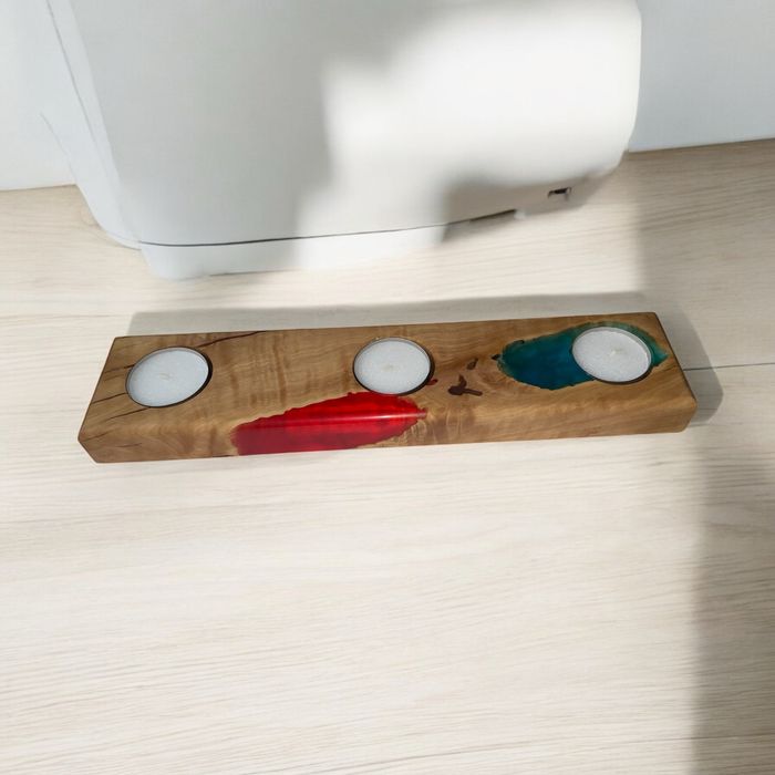 Ръчно изработени свещници от дърво и смола – за уют и атмосфера