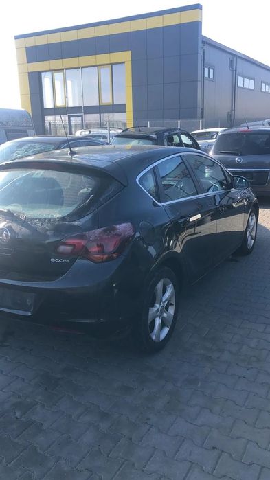 Dezmembram Opel Astra J 1.7 CDTI an fabr. 2011