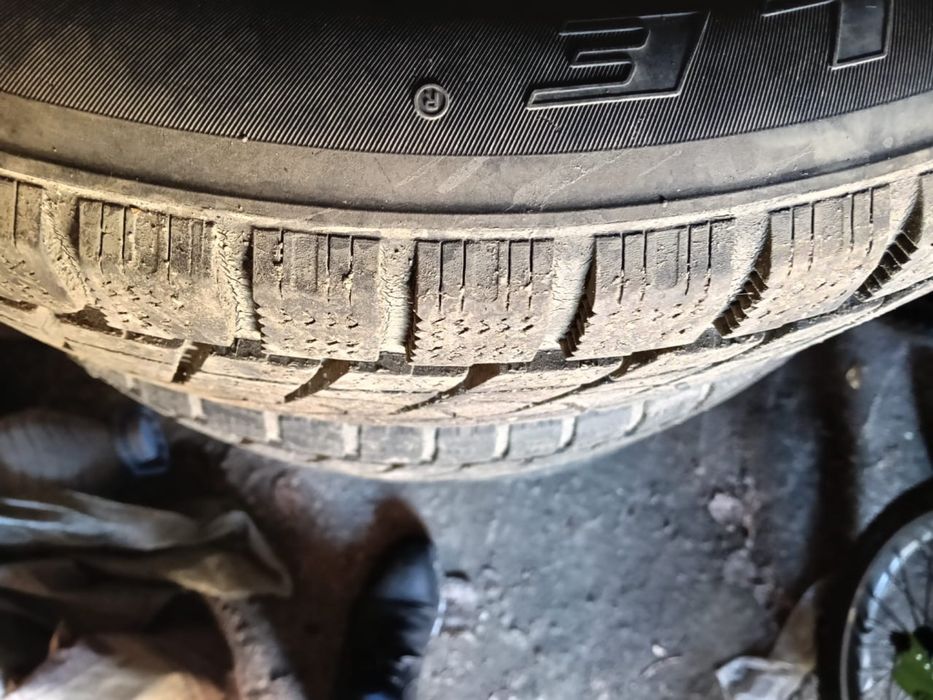продаем шины на RAV 4