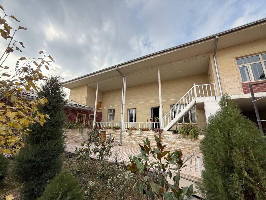 Продаеться дом по цене земли срочно 8.18 соток 5 комнат 2 сан узла