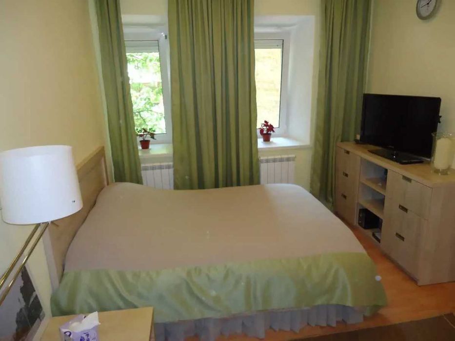 Дава се под наем Двустаен апартамент в София, Център - 56 кв.м за 397.8 € - Снимка #2