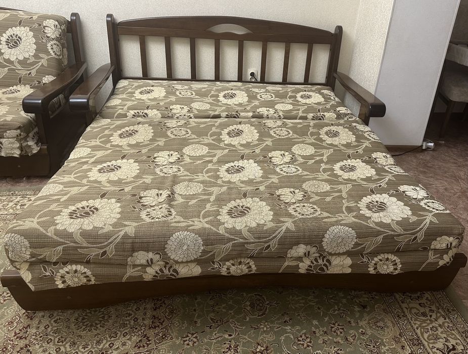 Большой и маленький диван