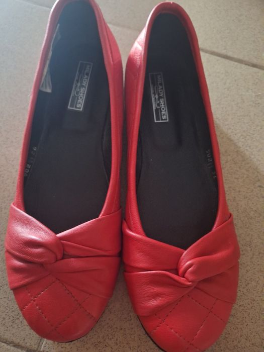 Пантофи/ балеринки/ обувки