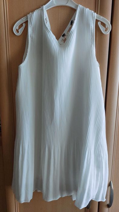 Блузка без ръкави-бяла