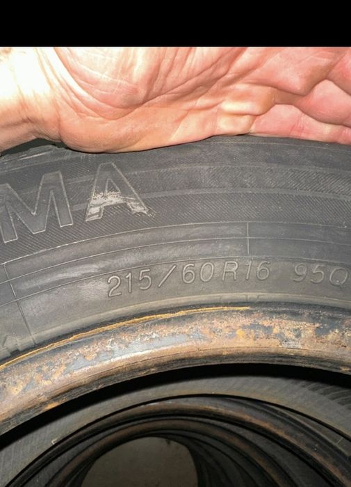 Продам комплект зимних шин