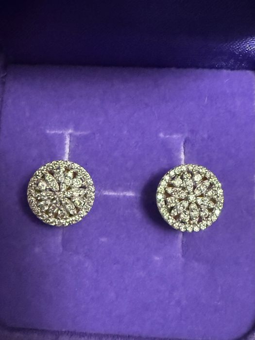 Бриллиантовые пусеты