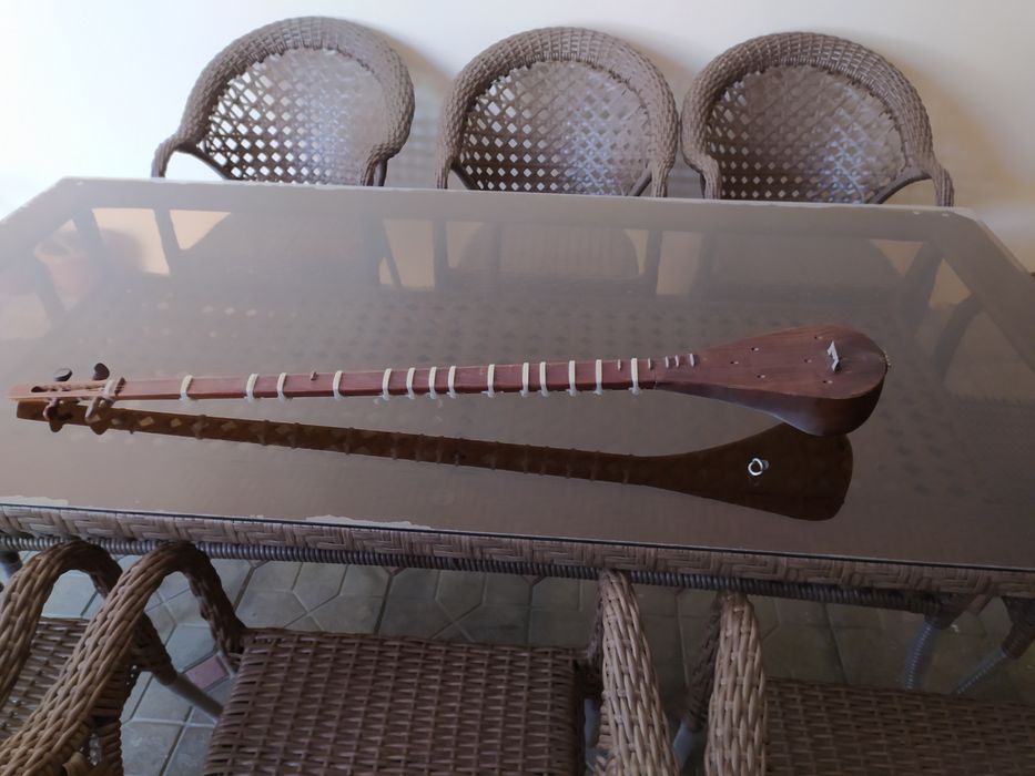 Продаётся старый танбур