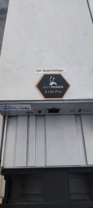 Продавам antminer S19k pro