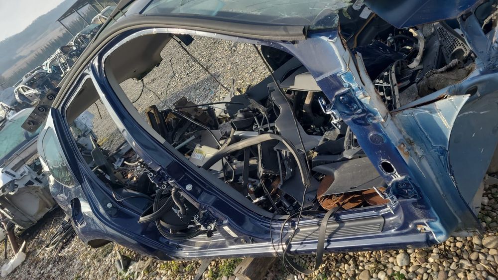 Aripa spate prag fusta Dacia Duster 2010-2017