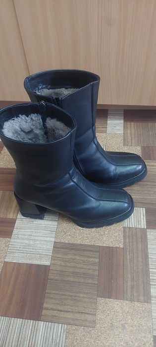 Продам зимние сапоги